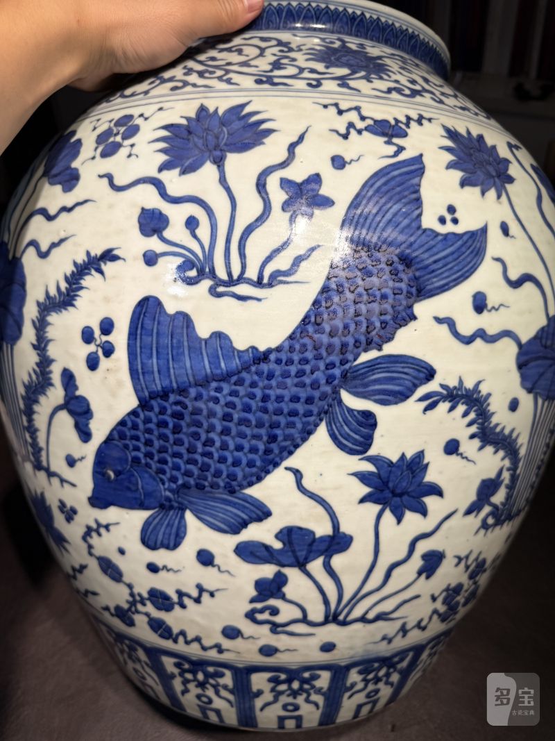 明万历 青花鱼藻纹大罐 - 图12